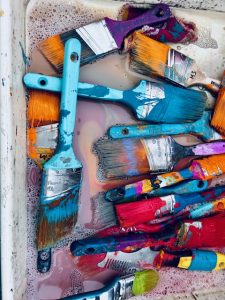 So many volunteers = so many brushes!
