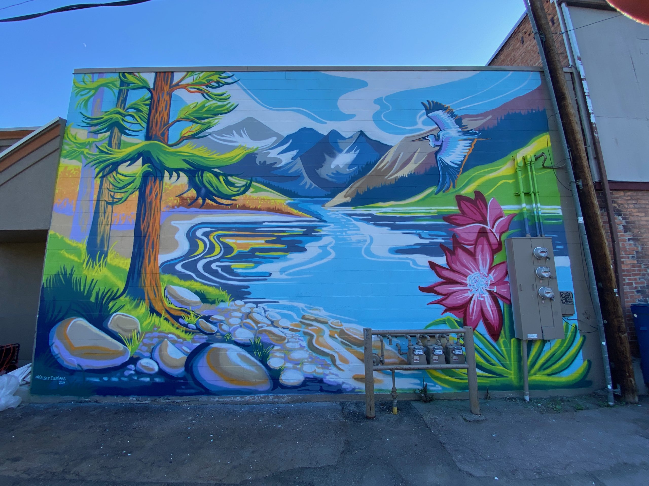Free Flow mural on the north wall of the Downtown headquarters building at 218 E Main.